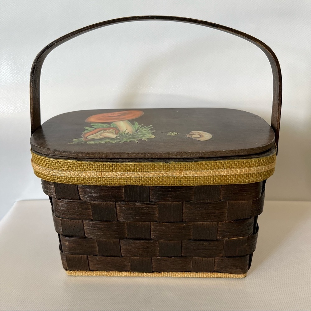 Vtg Wooden Mushroom Picnic Basket Purse